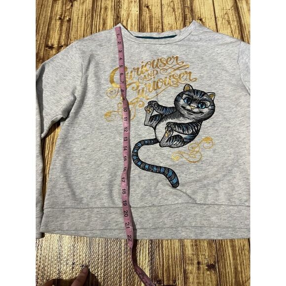 Disney Store Curiouser And Curiouser Cat Sweatshirt Tokyo Disney - Picture 4 of 6